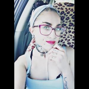 Meet your Posher, Abbey